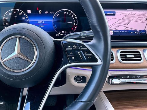 Used 2025 Mercedes-Benz GLE 450e 4MATIC image 25