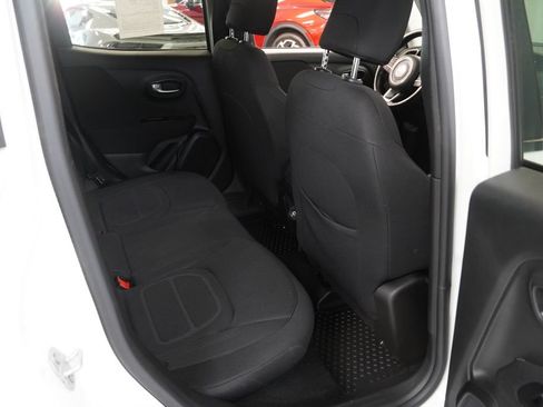 Used 2020 Jeep Renegade Latitude w/ Cold Weather Group AWD/4WD image 21