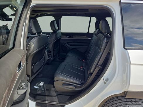 New 2025 Jeep Grand Cherokee L Limited w/ MOPAR Finishing Package RWD image 17