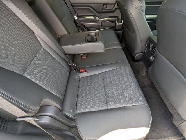 Used 2025 Toyota 4Runner TRD Off-Road Premium AWD/4WD image 14