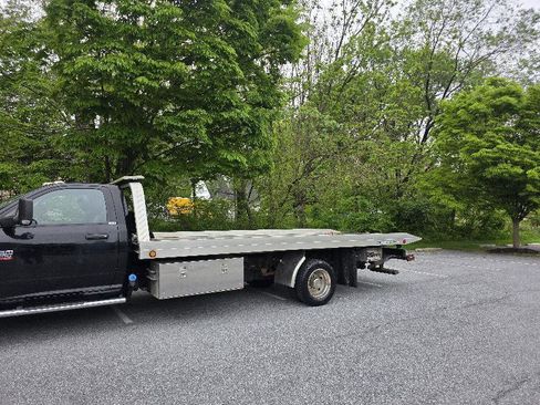 Used 2012 RAM 5500 SLT RWD image 4