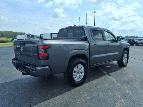 Used 2022 Nissan Frontier SV AWD/4WD image 5