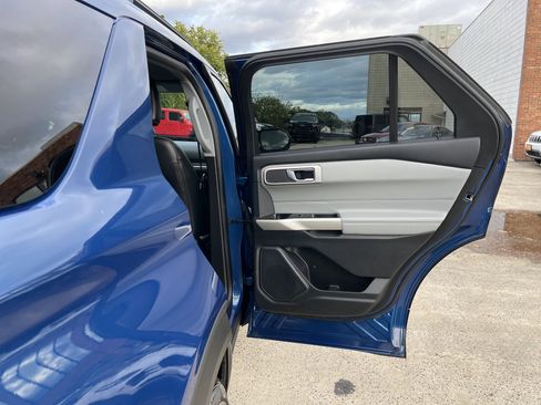 Used 2021 Ford Explorer XLT w/ Equipment Group 202A image 17