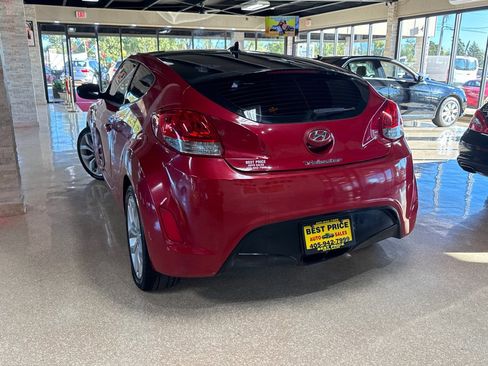 Used 2012 Hyundai Veloster w/ Style Pkg FWD image 3