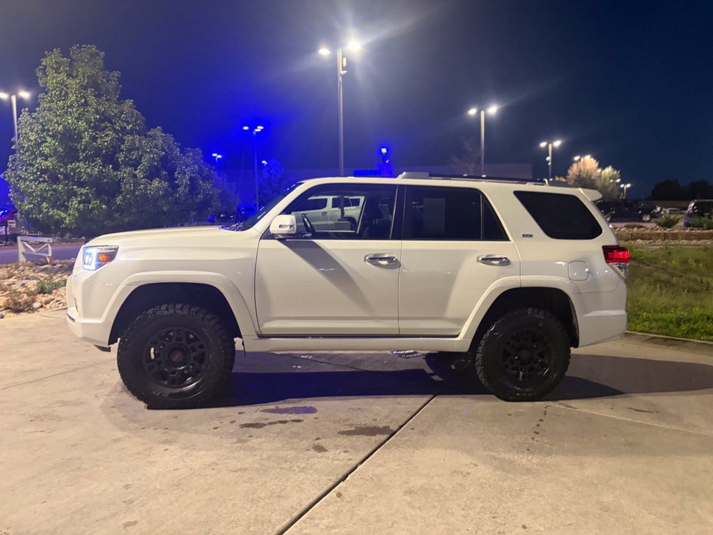 Used 2012 Toyota 4Runner SR5 w/ Convenience Pkg AWD/4WD image 2