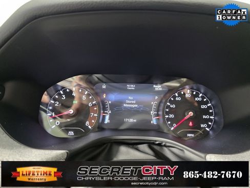 Used 2024 Jeep Compass Latitude w/ Sun and Sound Group image 18