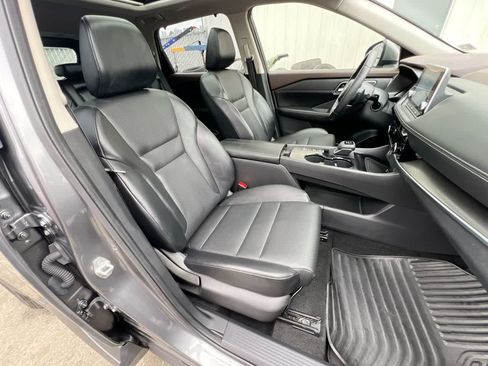 Used 2021 Nissan Rogue SV w/ Premium Package FWD image 28