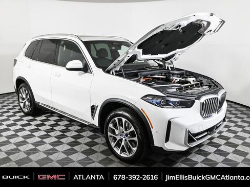 Used 2025 BMW X5 xDrive50e image 36