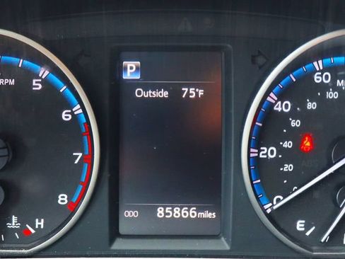Used 2018 Toyota RAV4 LE w/ All Weather Liner Package FWD image 42