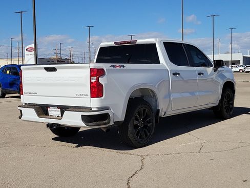 Used 2024 Chevrolet Silverado 1500 Custom image 4