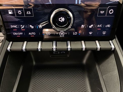 Used 2026 GMC Terrain Elevation w/ Elevation Premium Package image 19