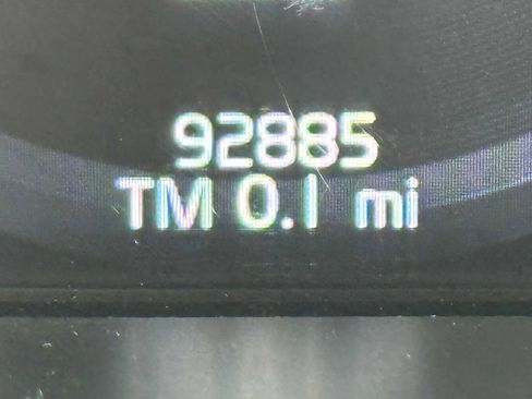 Used 2017 Volvo XC90 T6 Momentum w/ Vision Package AWD/4WD image 34
