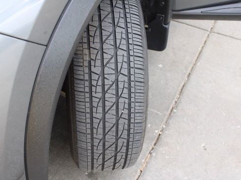 Used 2024 Nissan Rogue SV w/ SV Premium Package image 14