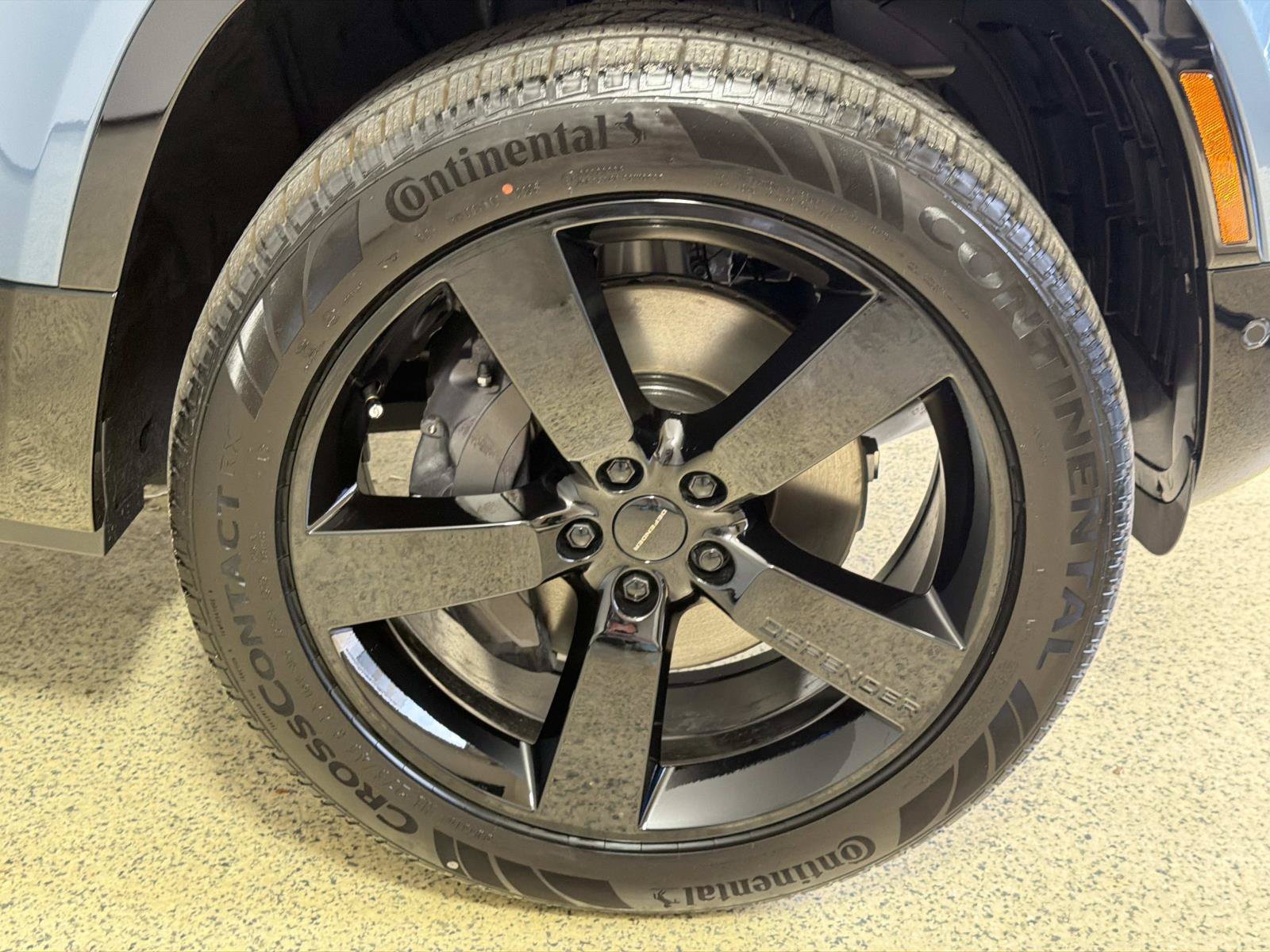 New 2026 Land Rover Defender 110 X-Dynamic SE AWD/4WD image 9