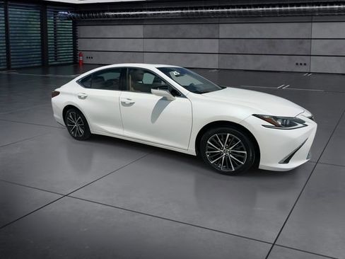 Certified 2025 Lexus ES 350 w/ Premium Package FWD image 2