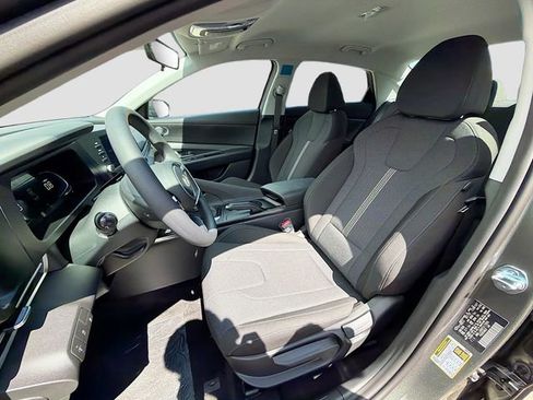 New 2026 Hyundai Elantra SE image 19