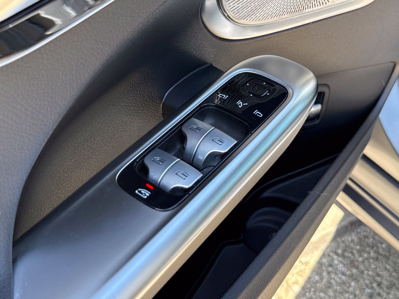 Used 2024 Mercedes-Benz C 300 Sedan w/ Exclusive Trim Package image 23