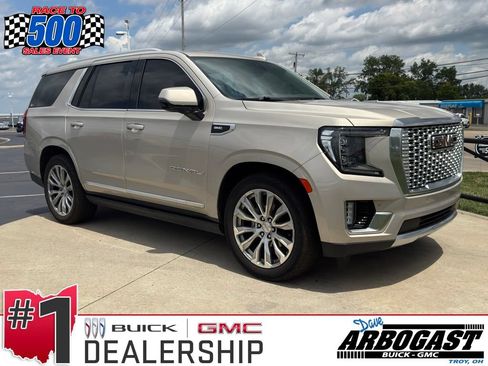 Used 2021 GMC Yukon Denali w/ Denali Ultimate Package AWD/4WD image 1