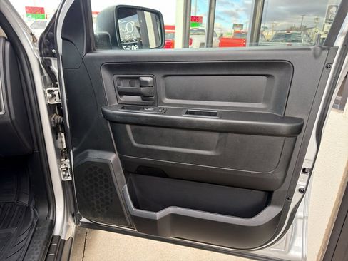 Used 2017 RAM 1500 ST w/ SXT Appearance Group image 11