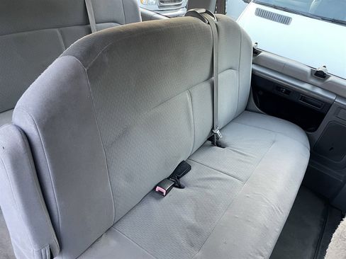 Used 2011 Ford E-350 and Econoline 350 XLT image 27