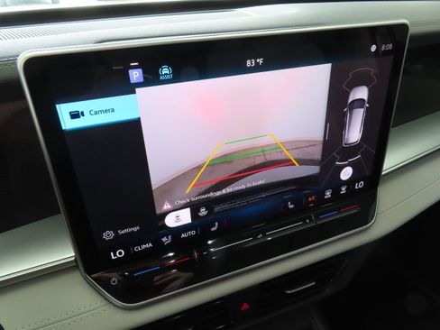 New 2026 Volkswagen Tiguan SE FWD image 19