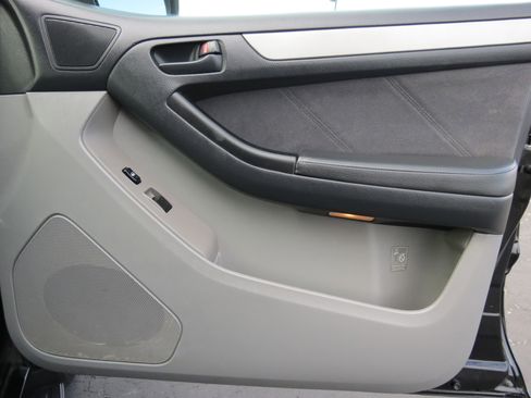 Used 2005 Toyota 4Runner SR5 image 24