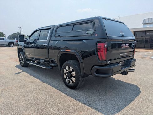 Used 2025 GMC Sierra 2500 Denali w/ Technology Package AWD/4WD image 3