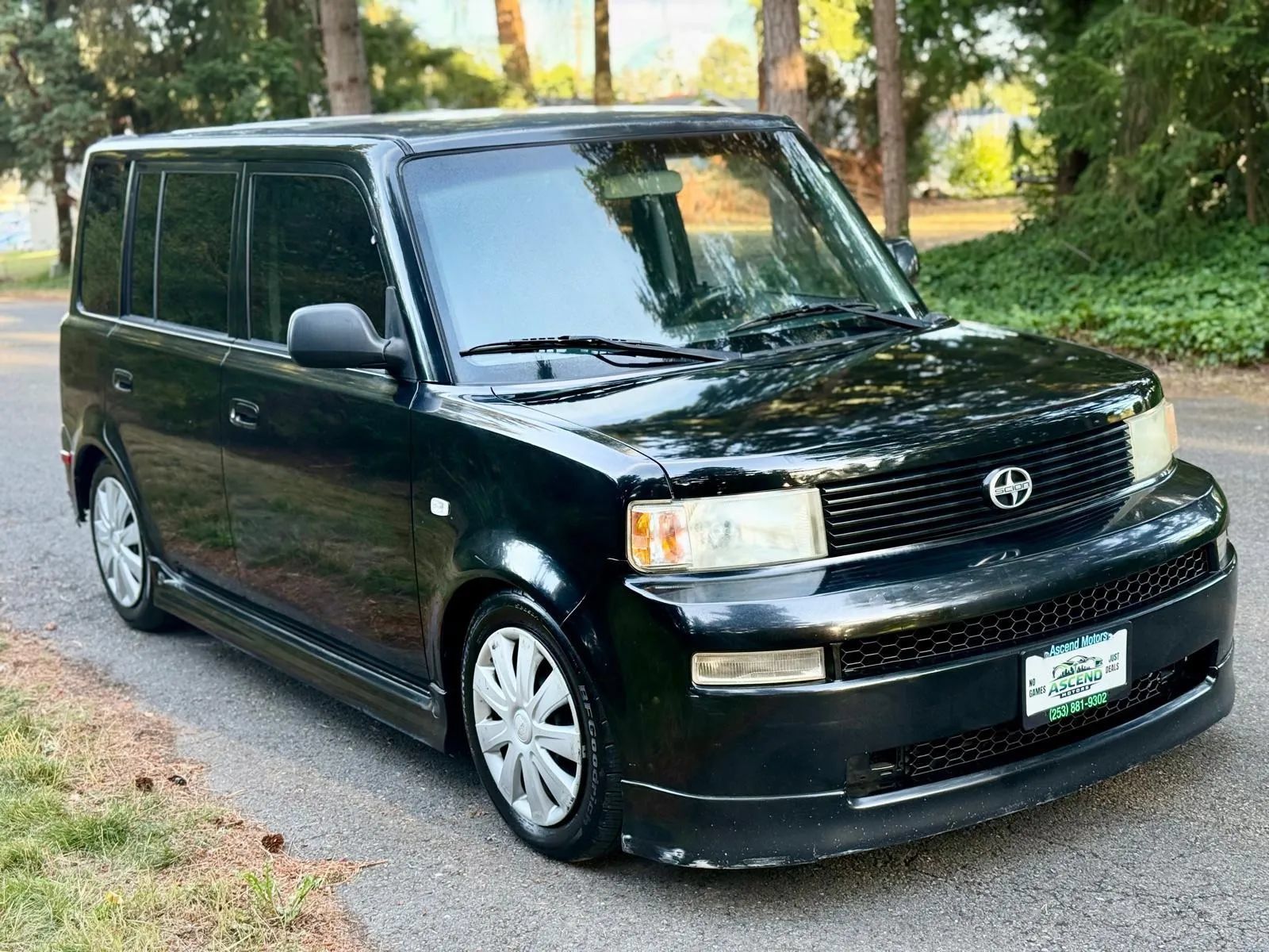 Used 2005 Scion xB FWD image 7