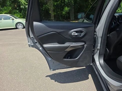 Used 2020 Jeep Cherokee Limited AWD/4WD image 45