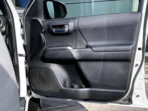 Used 2023 Toyota Tacoma TRD Sport image 24