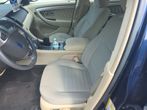 Used 2016 Ford Taurus SE FWD image 8