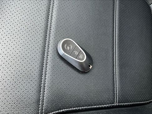 Used 2023 Mercedes-Benz GLC 300 4MATIC image 34