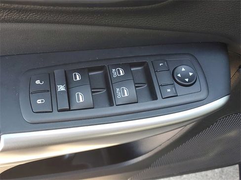 Used 2021 Jeep Cherokee Latitude Lux 80th Anniv w/ Quick Order Package 26U 80TH image 16