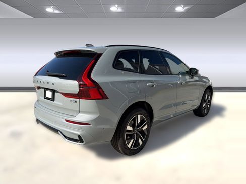 New 2026 Volvo XC60 B5 Plus w/ Climate Package AWD/4WD image 9