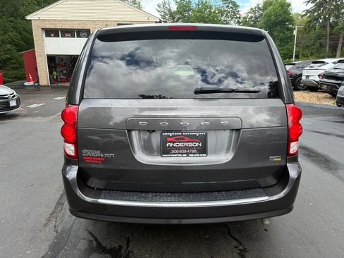 Used 2019 Dodge Grand Caravan SE FWD image 8