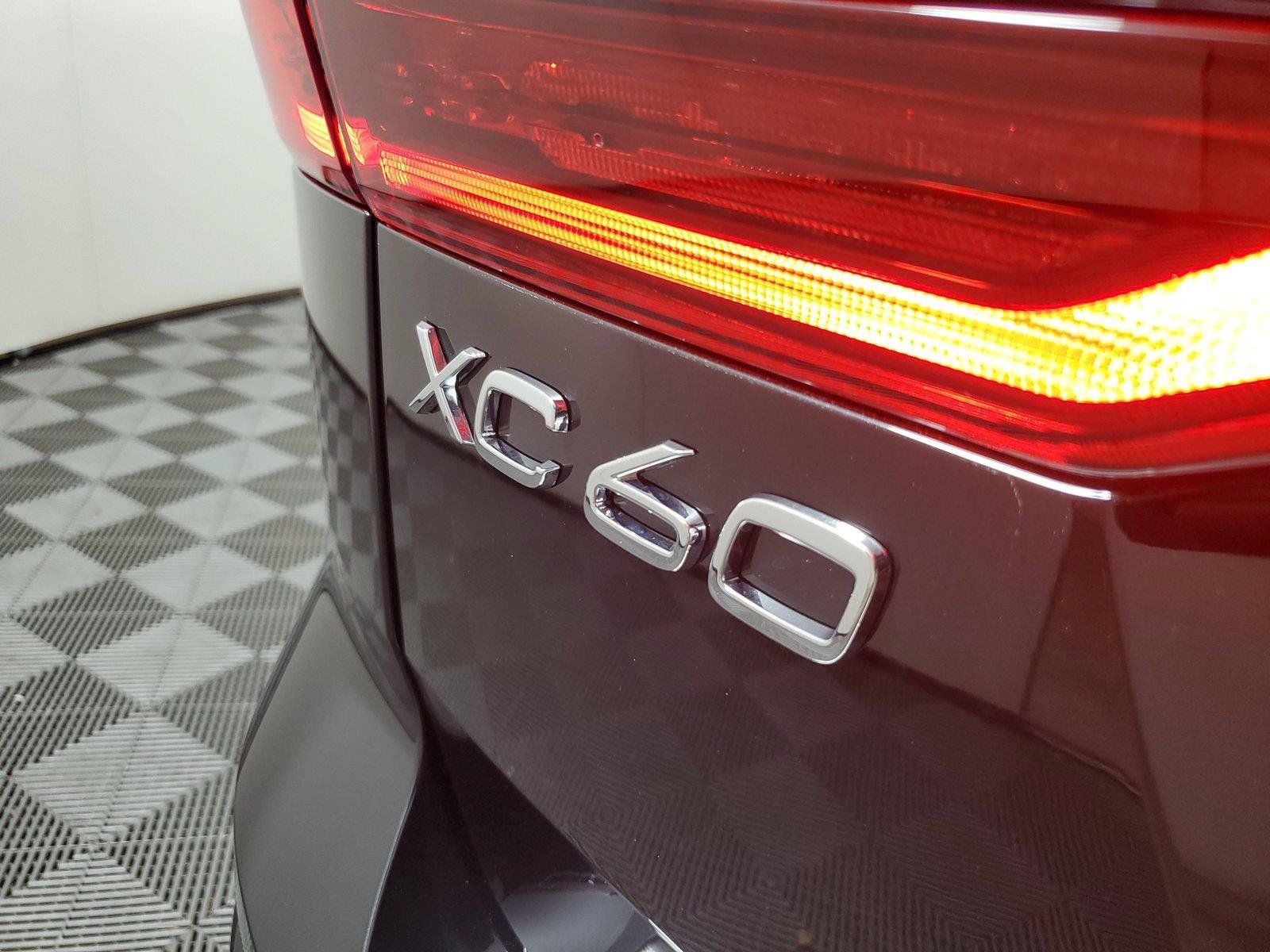 Used 2027 Volvo XC60 B5 Ultra AWD/4WD image 8