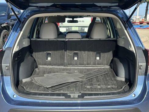 Used 2023 Subaru Forester Premium AWD/4WD image 28