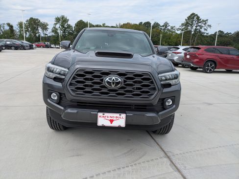 Certified 2023 Toyota Tacoma TRD Sport image 2
