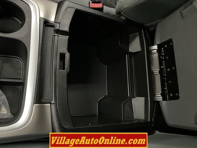 Used 2019 RAM 1500 Classic SLT w/ Luxury Group AWD/4WD image 24