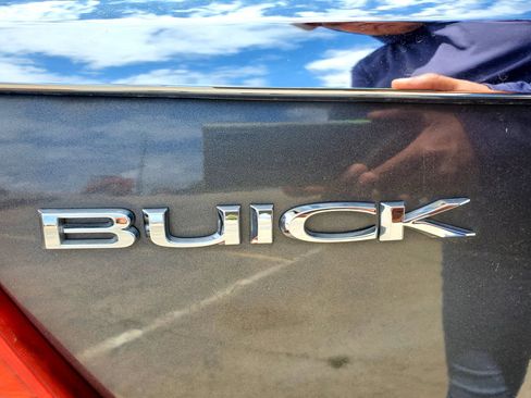 Used 2011 Buick Regal CXL FWD image 12