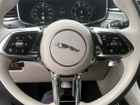 New 2025 Jaguar F-PACE R-Dynamic S image 25