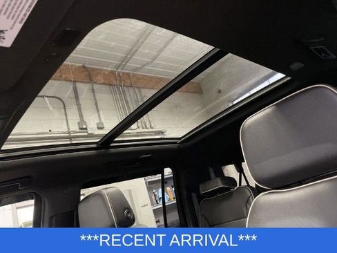 Used 2023 Chevrolet Suburban Premier image 24