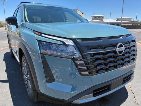New 2026 Nissan Pathfinder Platinum FWD image 8