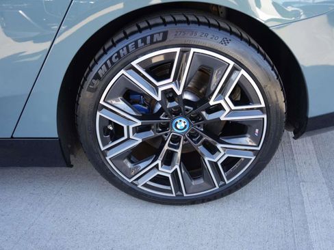 Used 2025 BMW i5 xDrive40 w/ Executive Package image 6