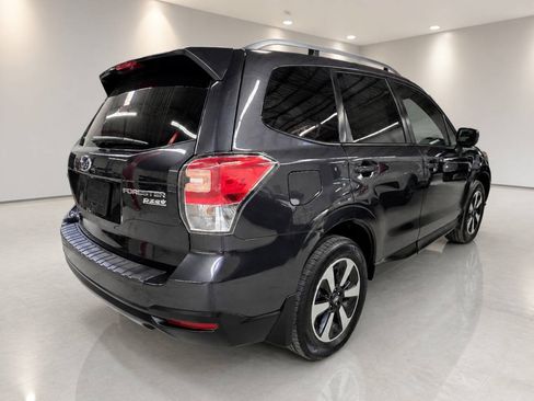 Used 2017 Subaru Forester 2.5i Premium AWD/4WD image 5