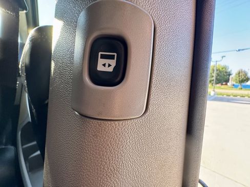 Used 2015 Dodge Grand Caravan SXT w/ UConnect Hands-Free Group image 14