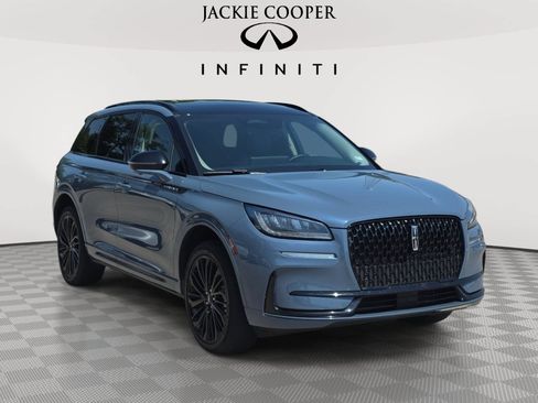 Used 2025 Lincoln Corsair FWD w/ Equipment Group 101A image 3