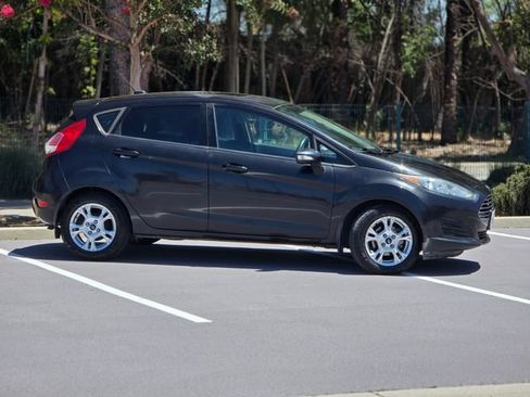 Used 2014 Ford Fiesta SE w/ Exterior Protection Package FWD image 5