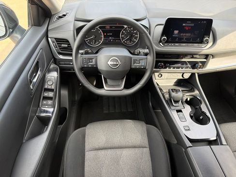 Used 2026 Nissan Rogue SV FWD image 20