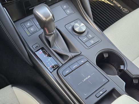 Used 2023 Lexus IS 500 image 31